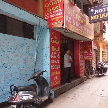 New Crown Hotel 印多尔 外观 照片