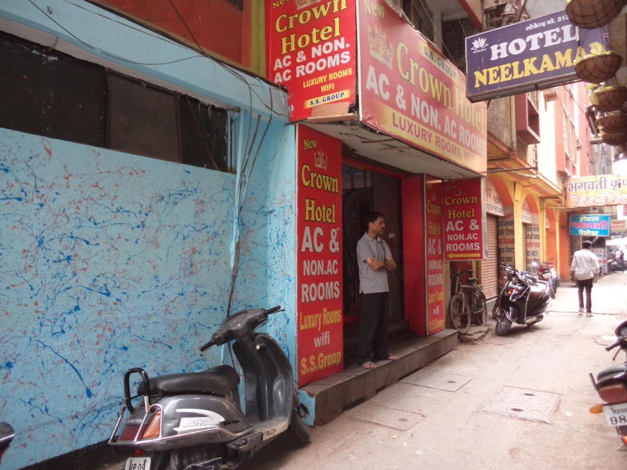 New Crown Hotel 印多尔 外观 照片